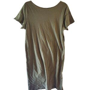 Dress Womens Large Pocket T-Shirt